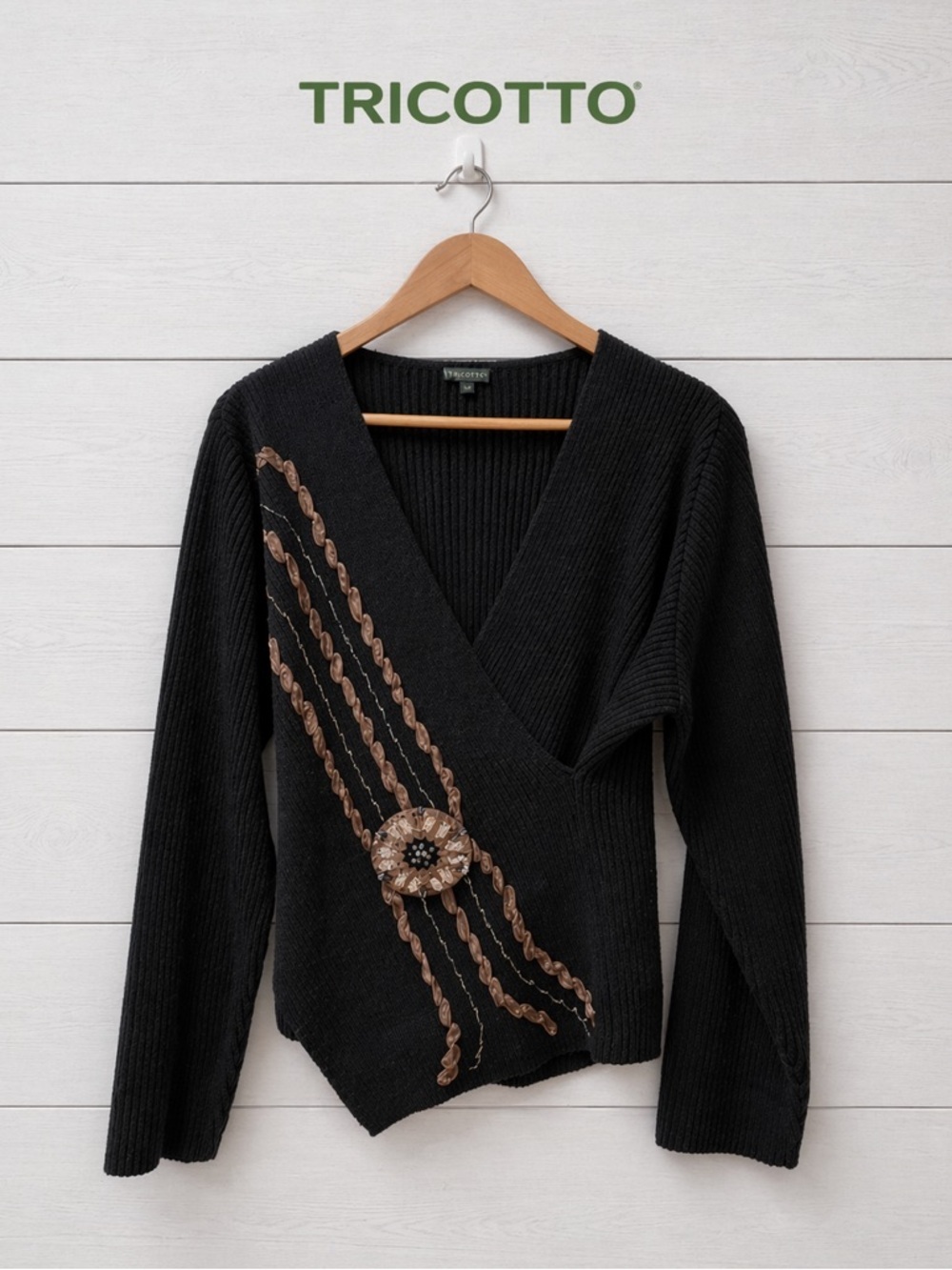 TRICOTTO Heart-shaped sweater with ribbon and decoration size XL